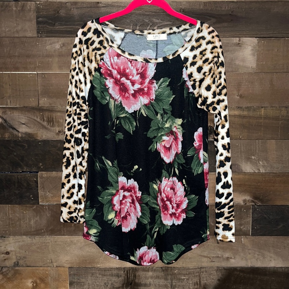 A.Gain Floral and Leopard Top